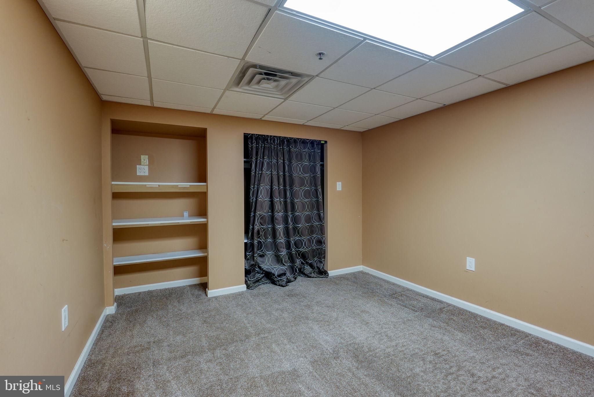 MAPLE KNOLL - Residential