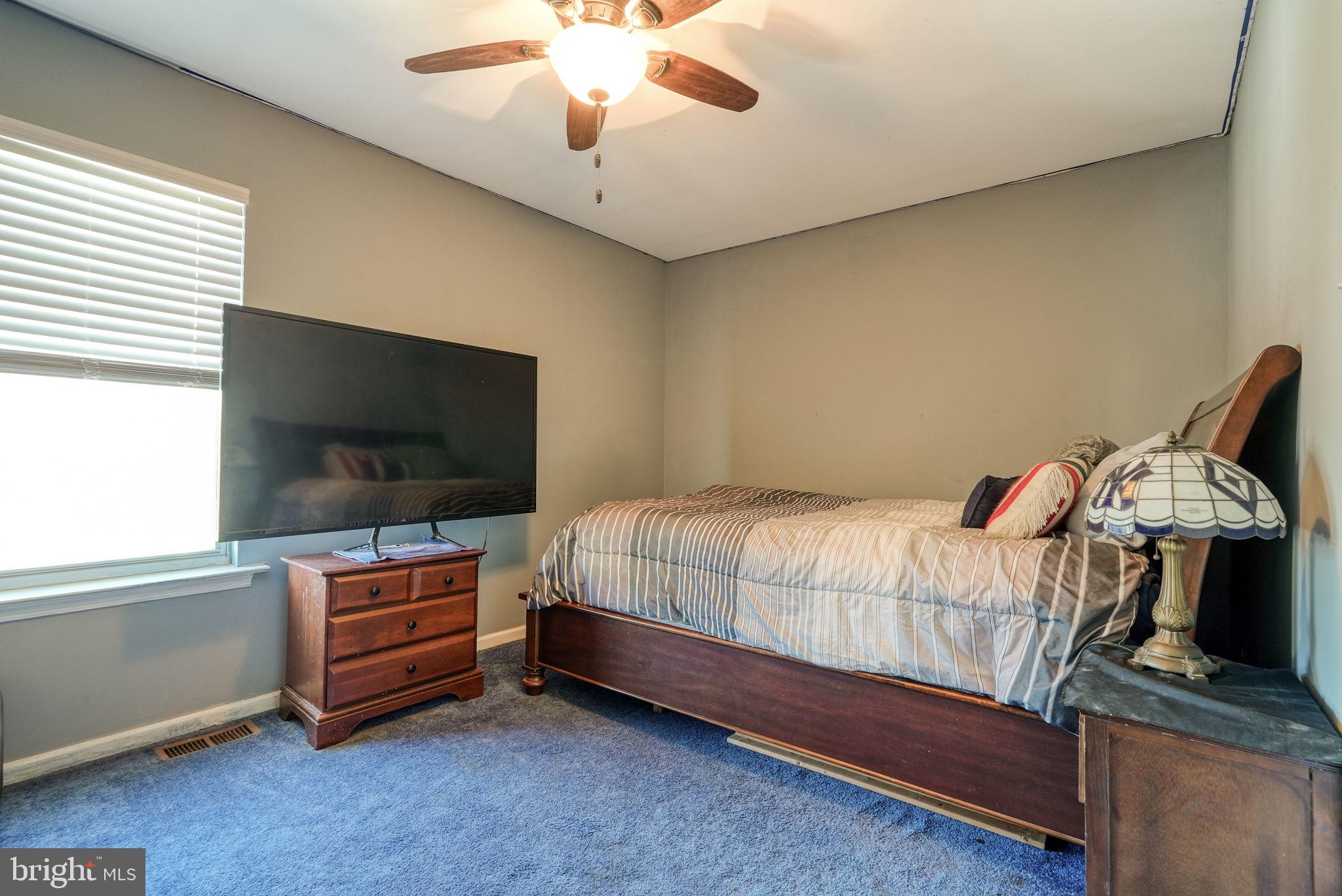 MAPLE KNOLL - Residential