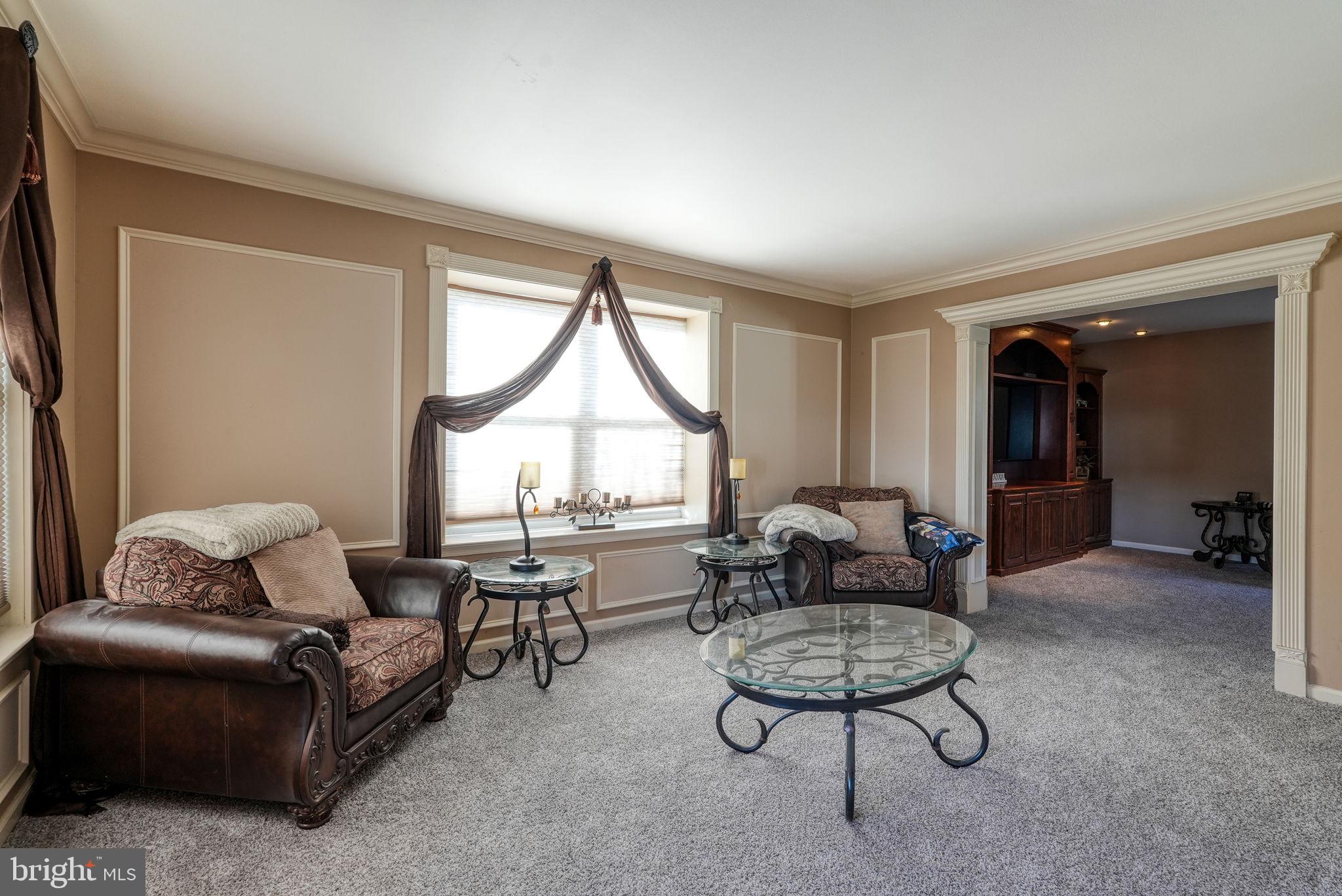 MAPLE KNOLL - Residential