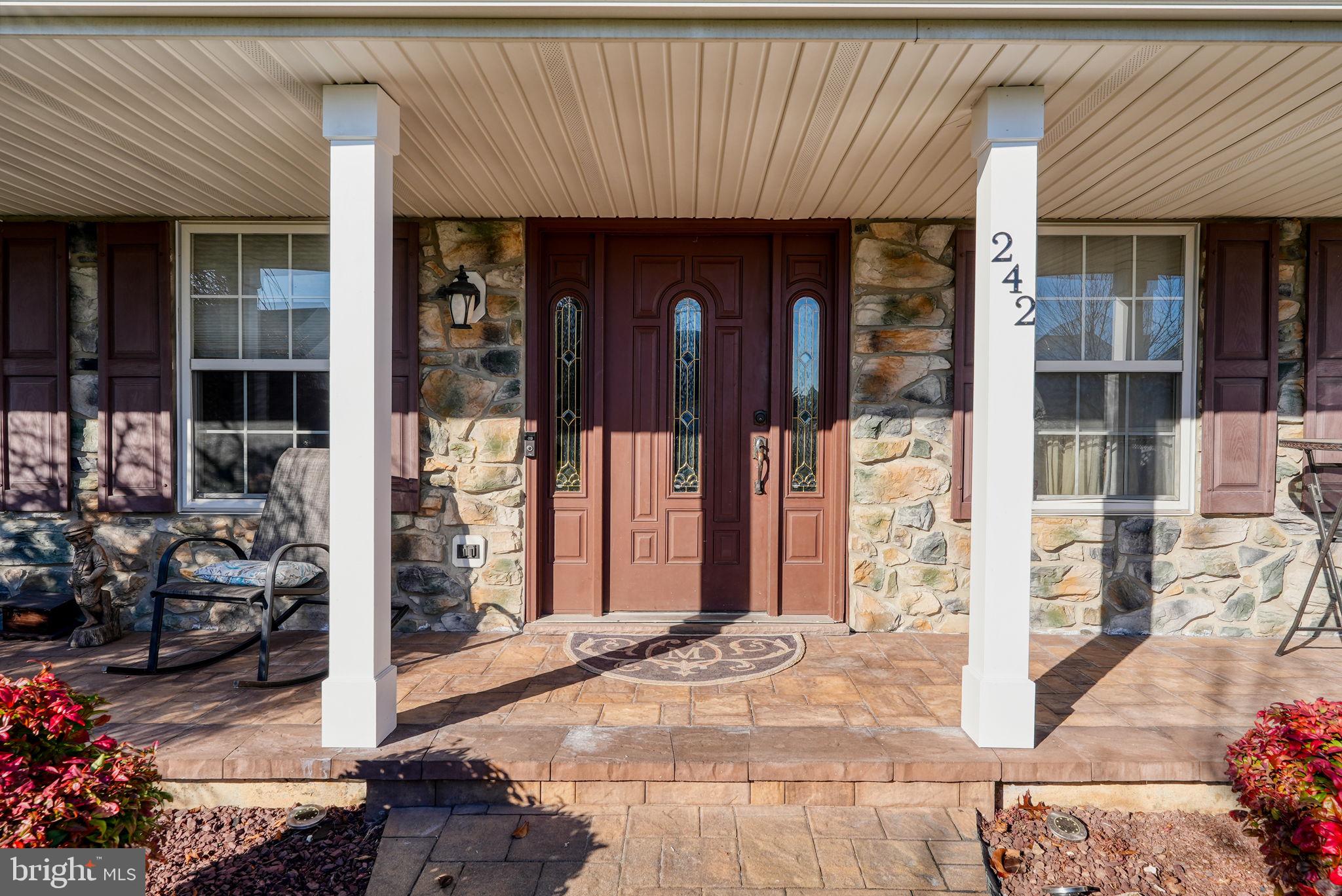 MAPLE KNOLL - Residential