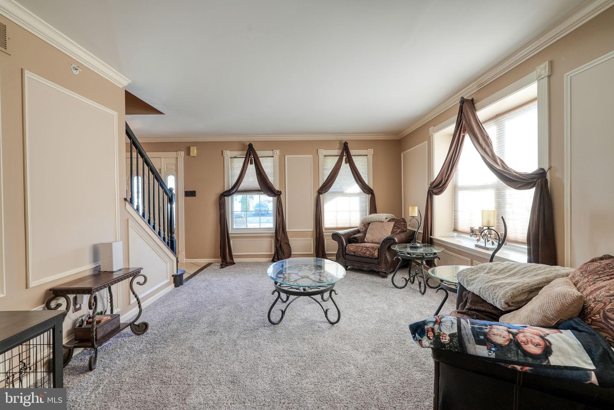 MAPLE KNOLL - Residential