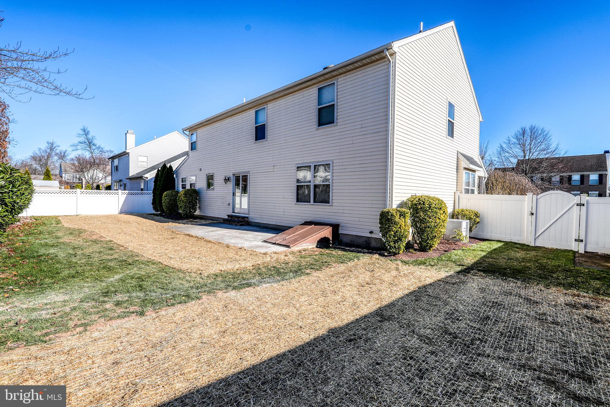 MAPLE KNOLL - Residential