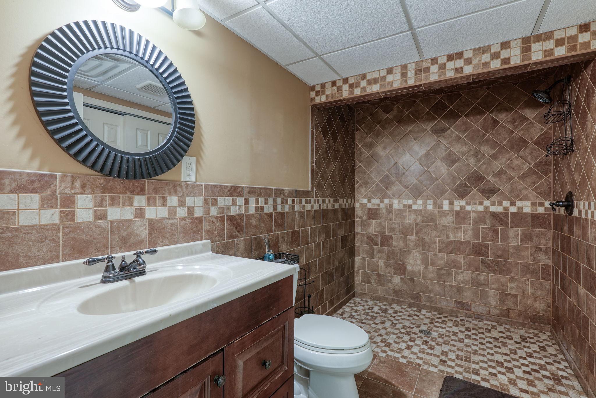 MAPLE KNOLL - Residential