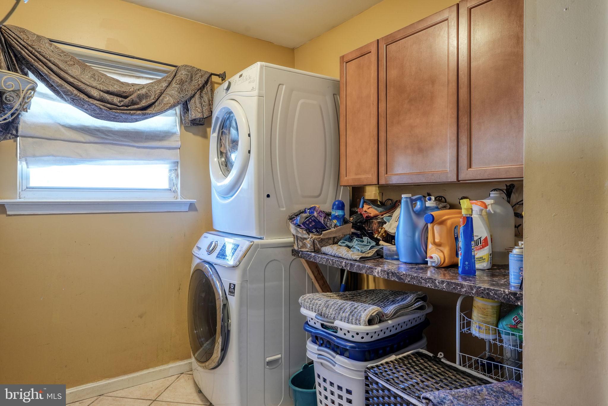 MAPLE KNOLL - Residential