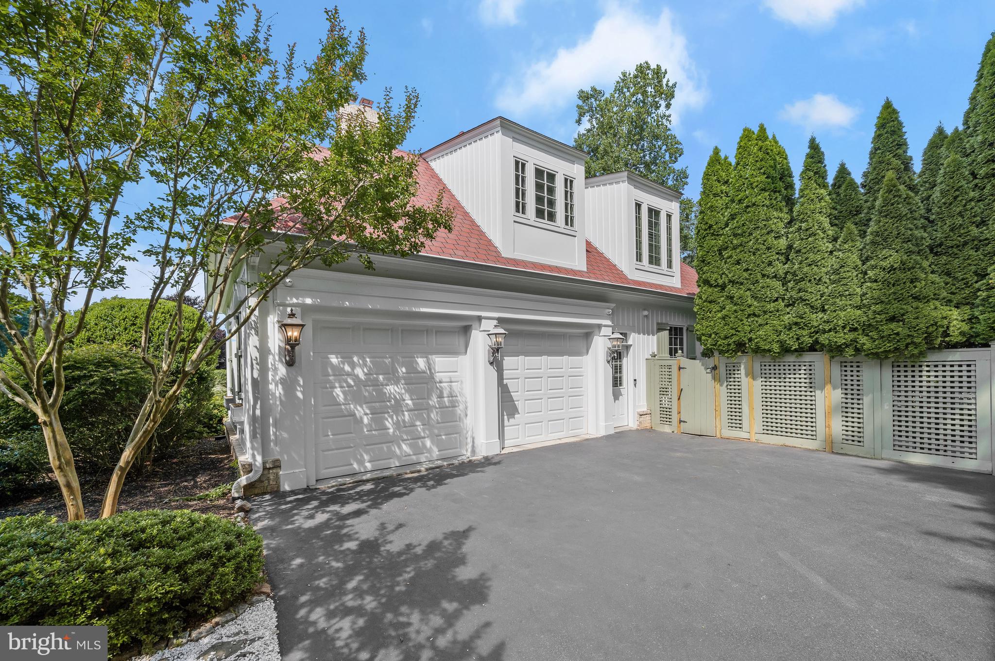 THE WOODS OF WELLINGTON - Residential