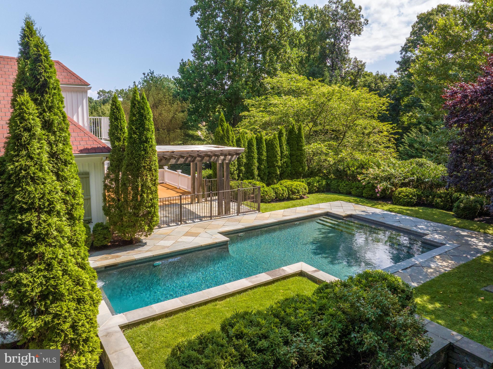 THE WOODS OF WELLINGTON - Residential