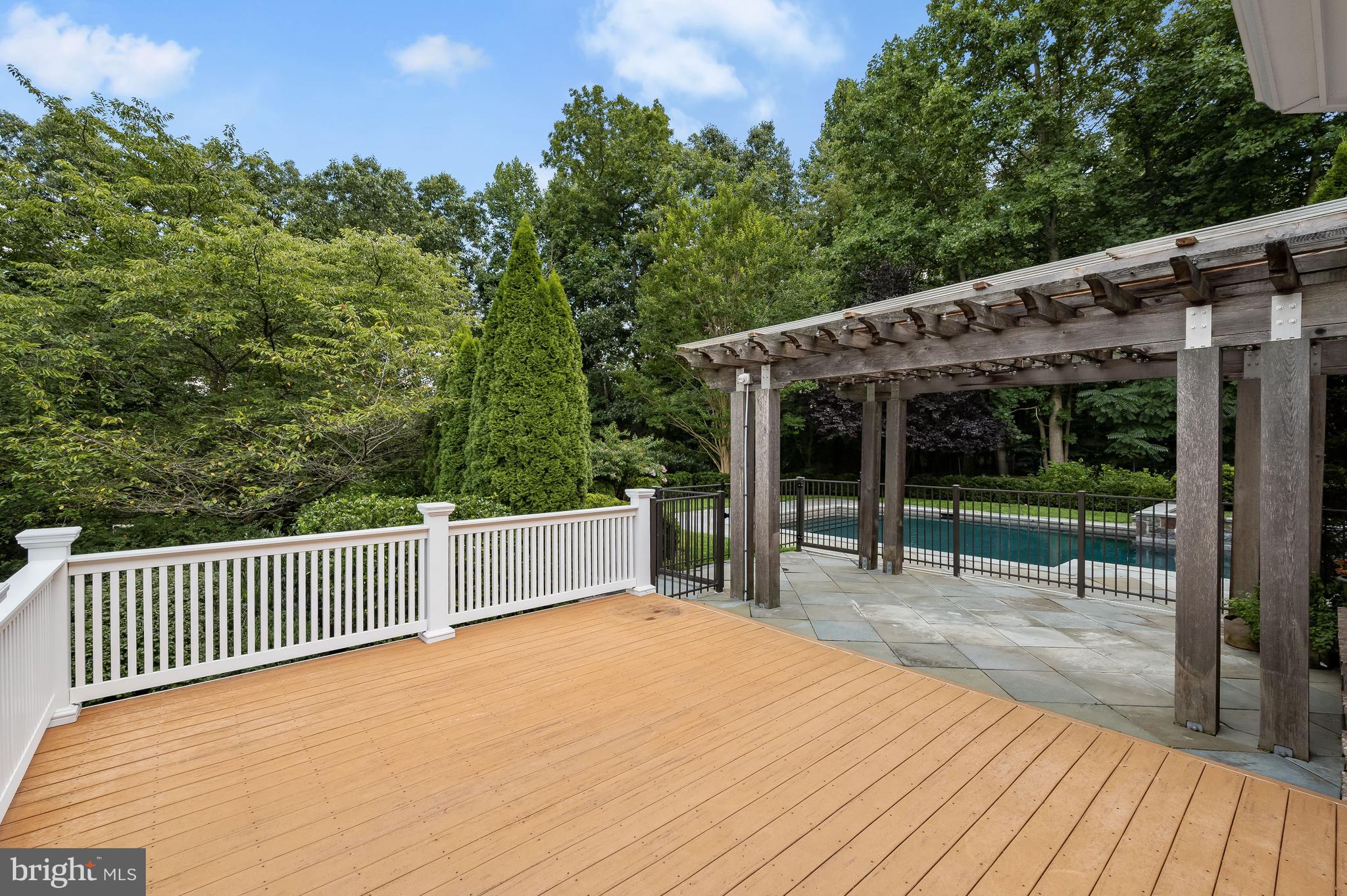 THE WOODS OF WELLINGTON - Residential