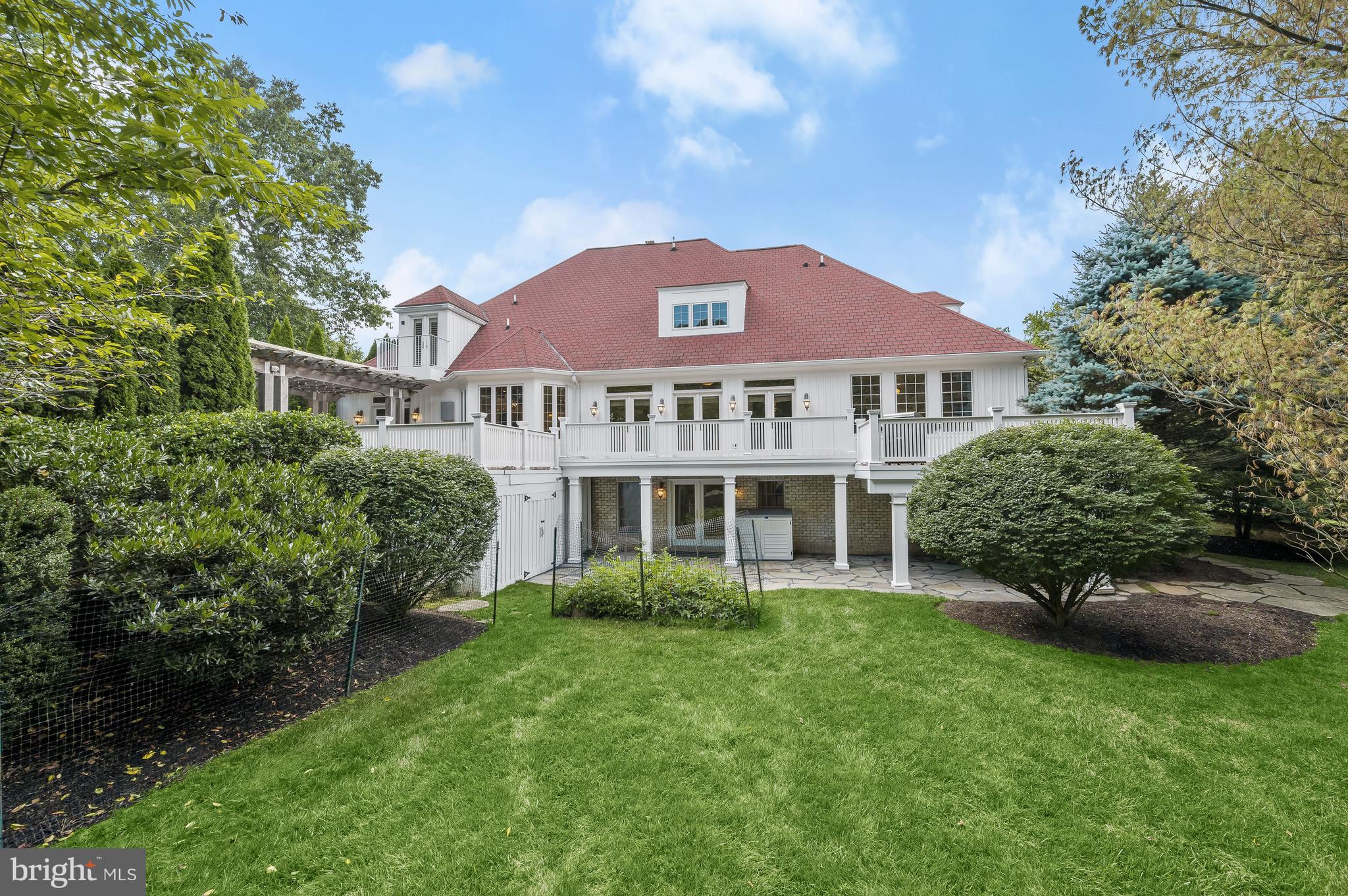 THE WOODS OF WELLINGTON - Residential