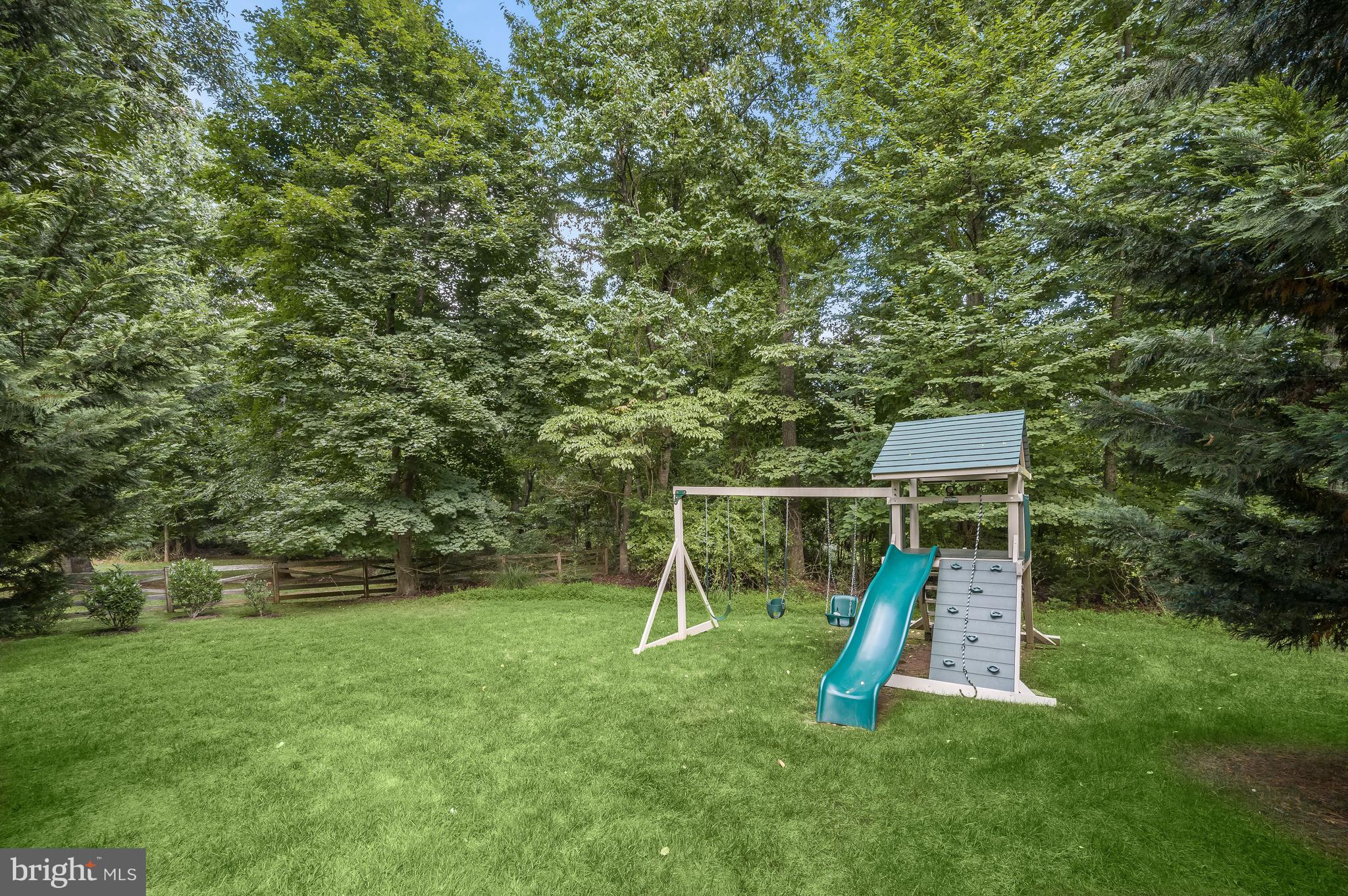 THE WOODS OF WELLINGTON - Residential