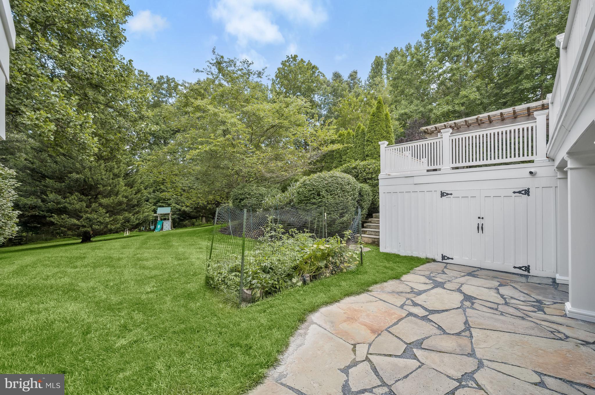 THE WOODS OF WELLINGTON - Residential