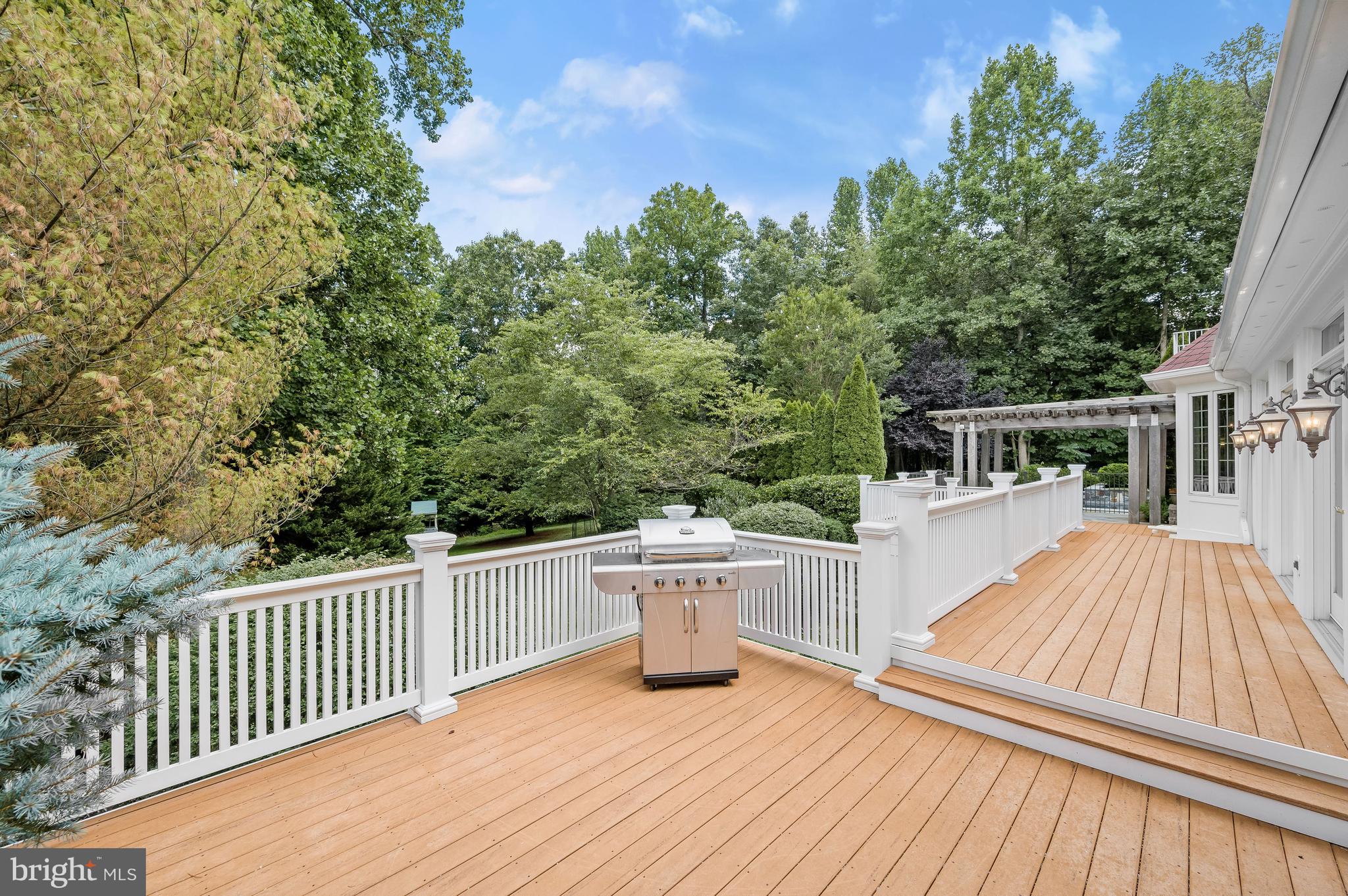 THE WOODS OF WELLINGTON - Residential