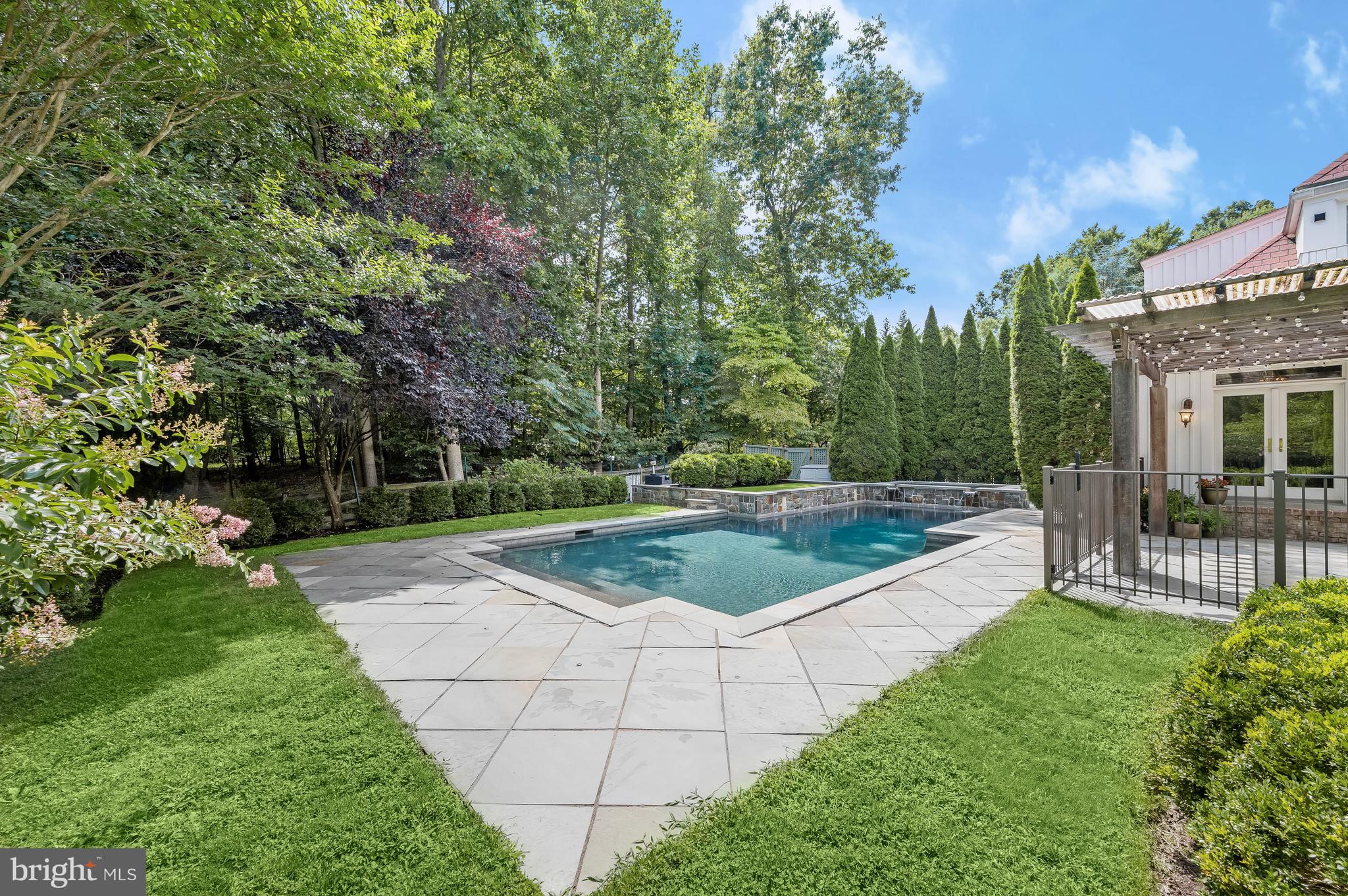 THE WOODS OF WELLINGTON - Residential