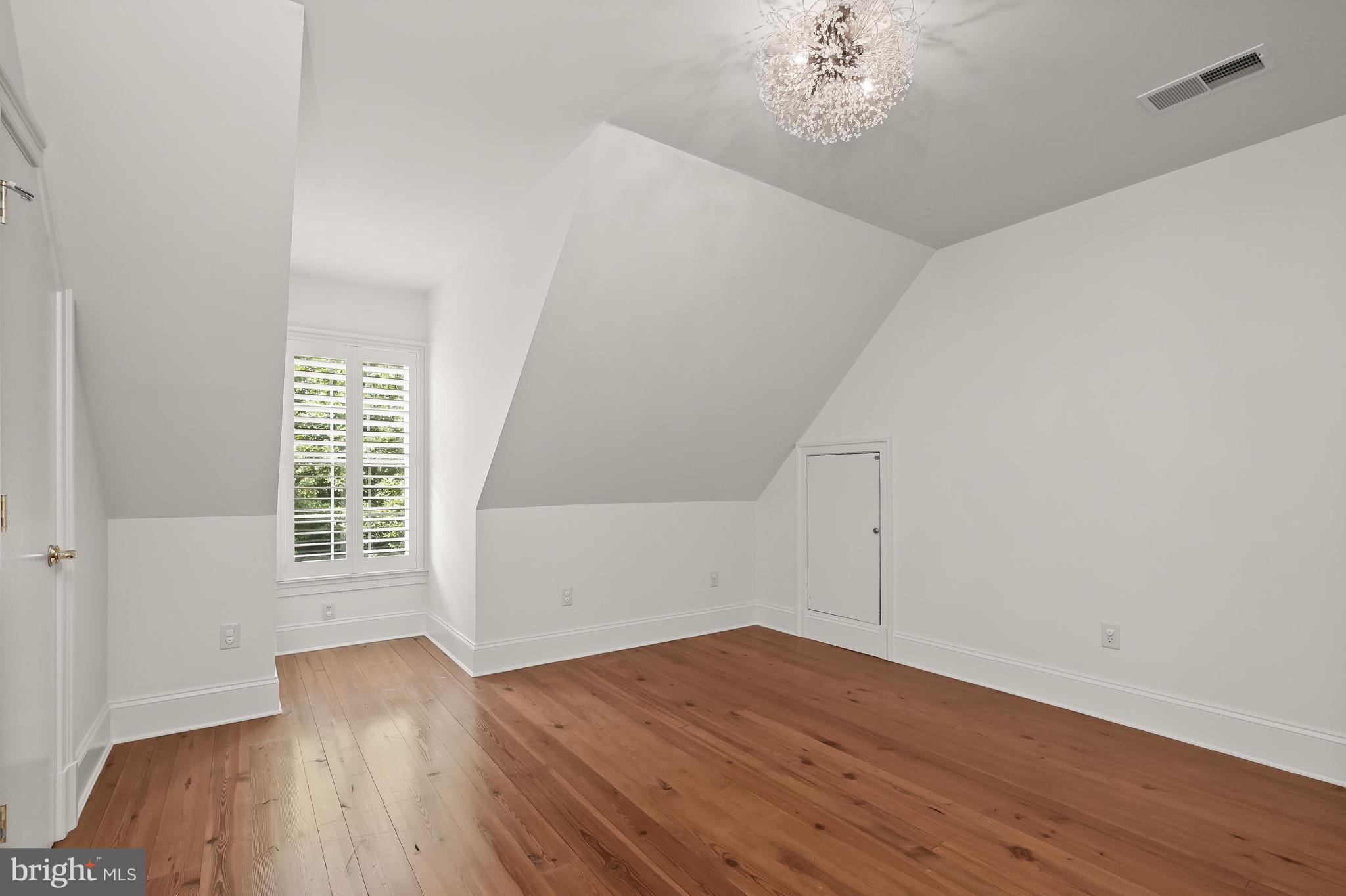 THE WOODS OF WELLINGTON - Residential