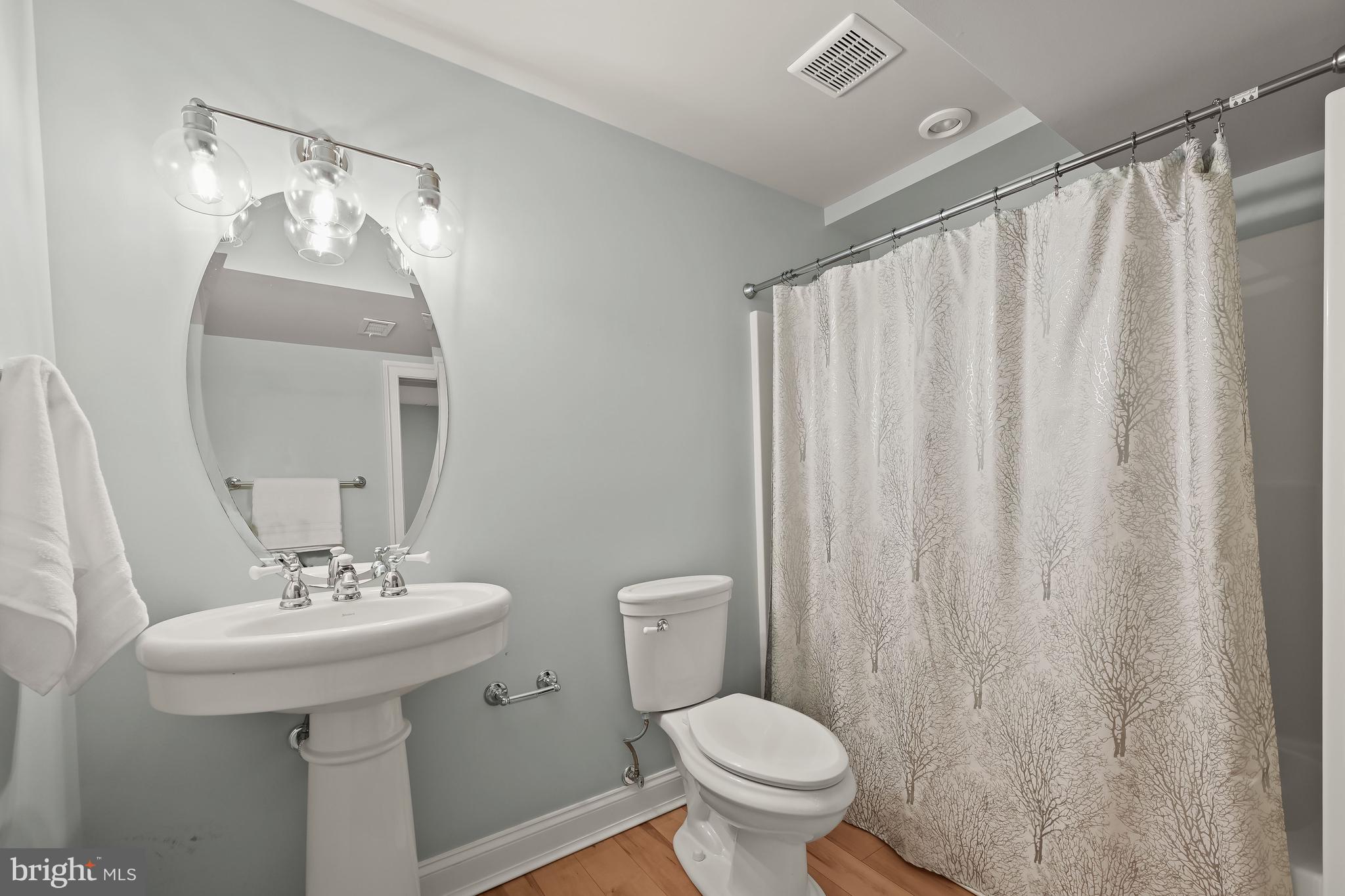 THE WOODS OF WELLINGTON - Residential