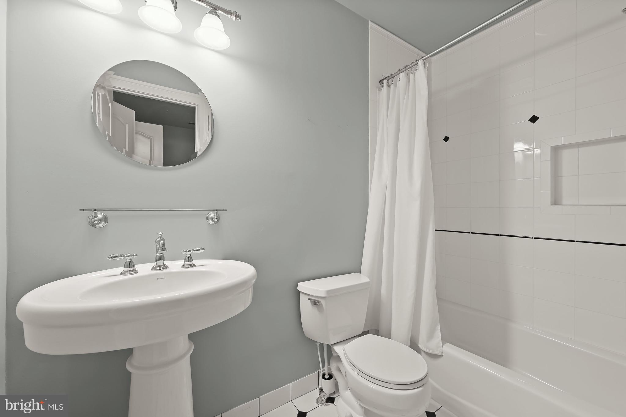 THE WOODS OF WELLINGTON - Residential