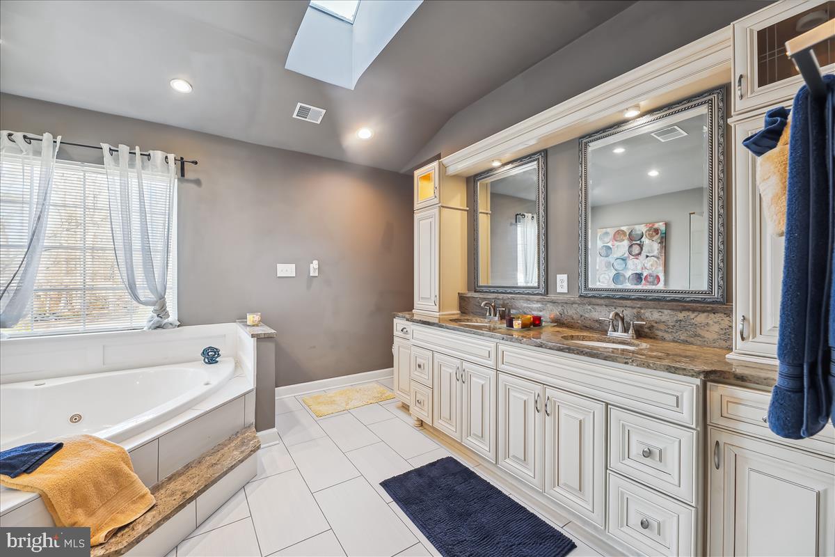 GLENN ESTATES - Residential