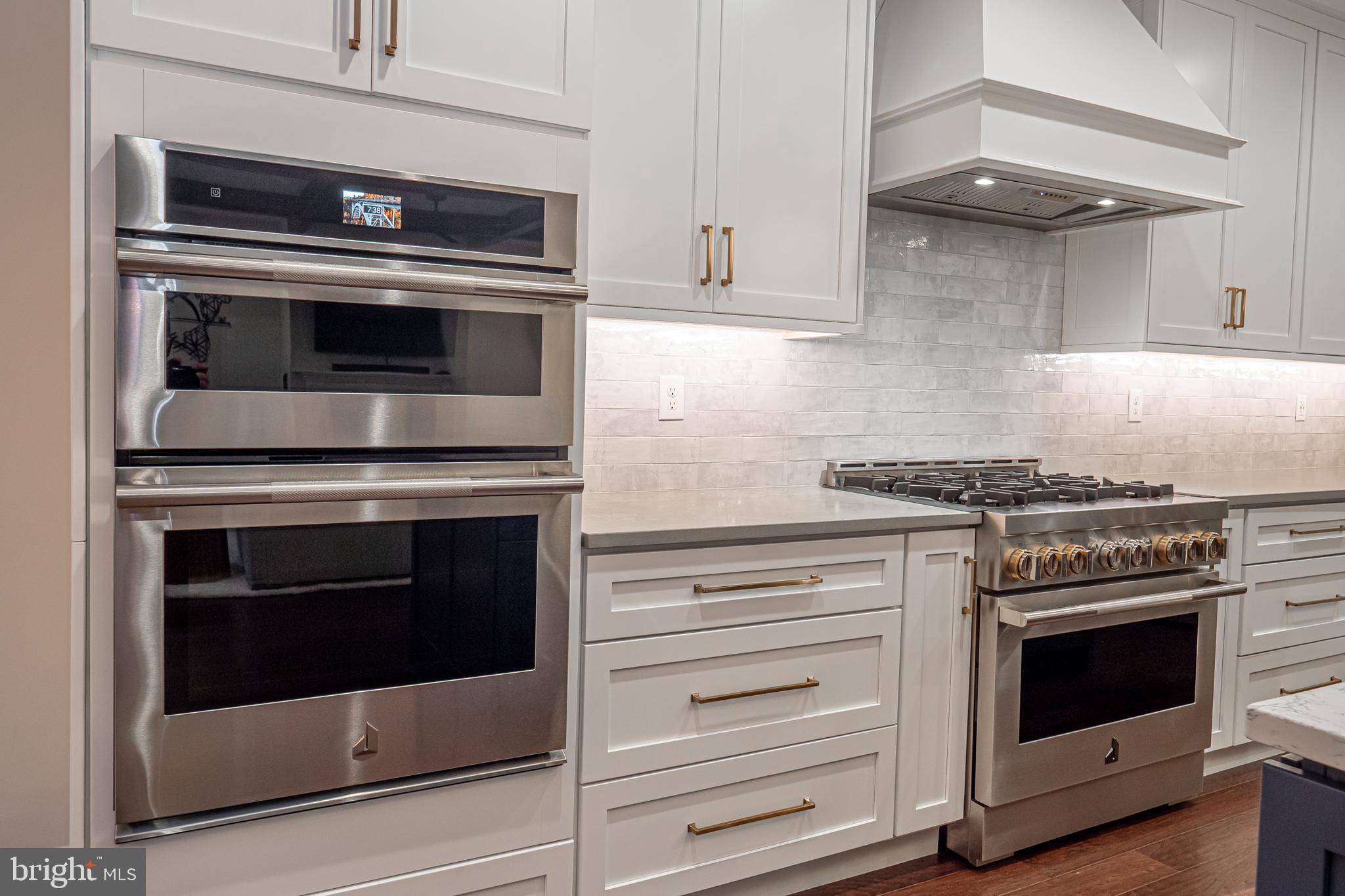 THE VILLAGES AT NORTHRIDGE - Residential