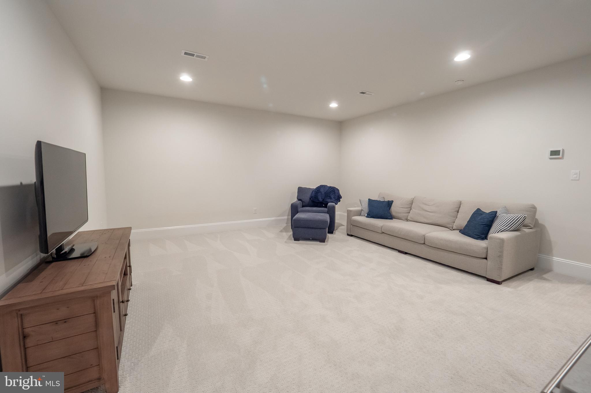 THE VILLAGES AT NORTHRIDGE - Residential