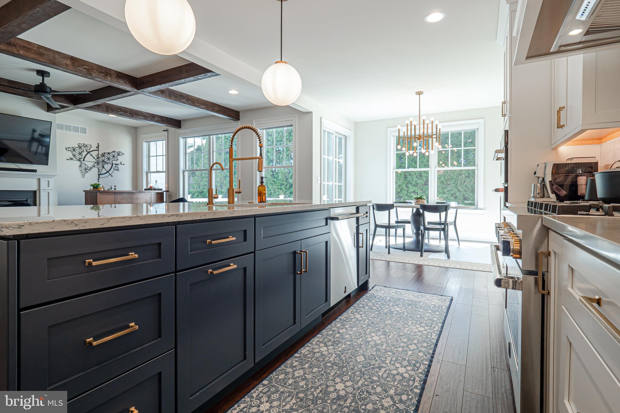 3 RADNOR LANE