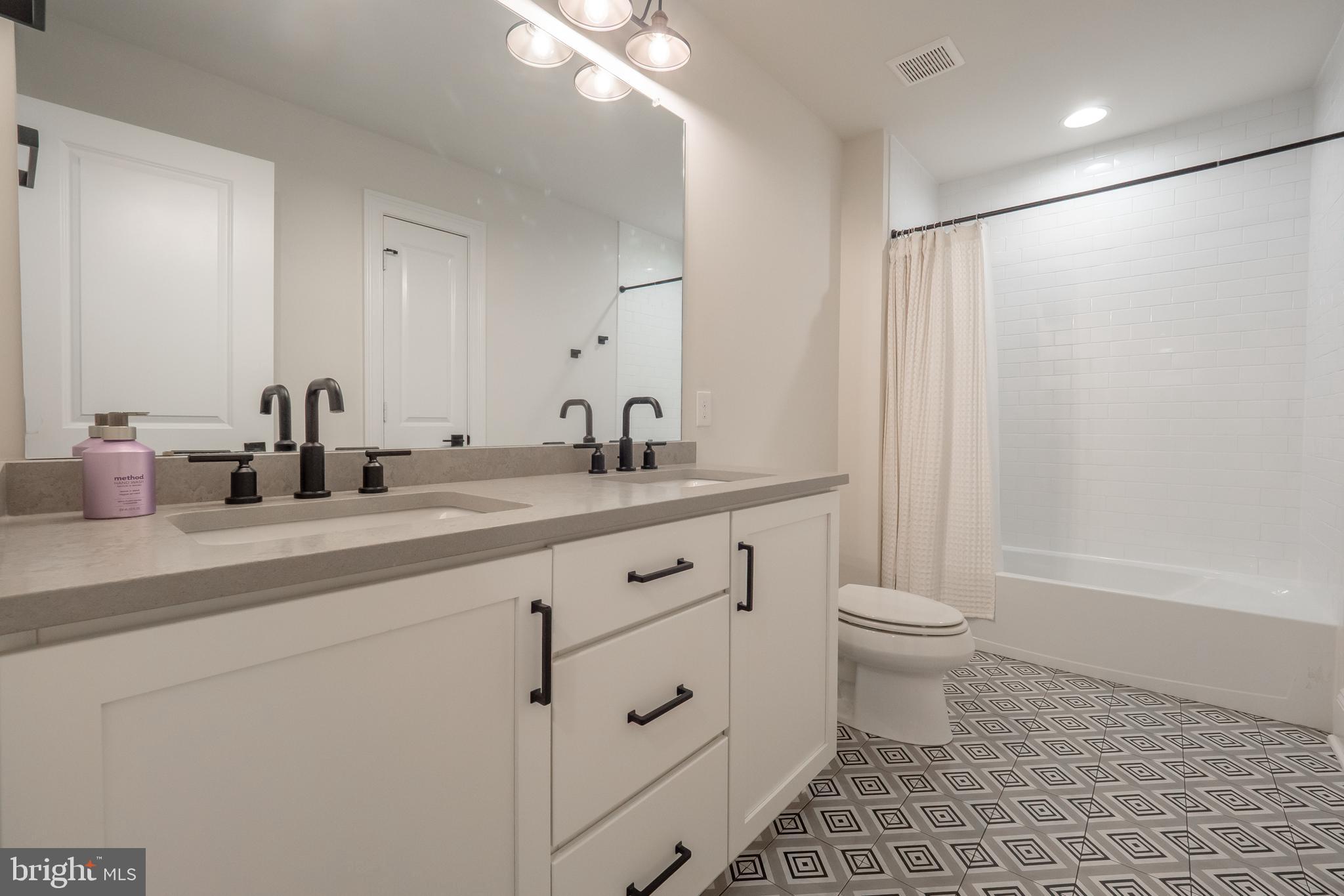 THE VILLAGES AT NORTHRIDGE - Residential