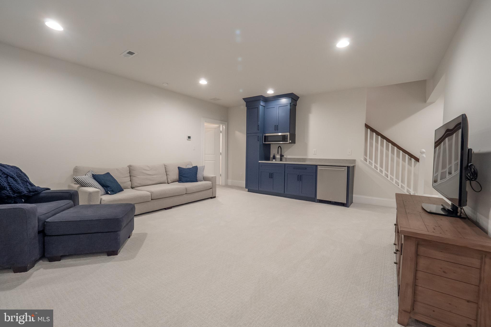 THE VILLAGES AT NORTHRIDGE - Residential