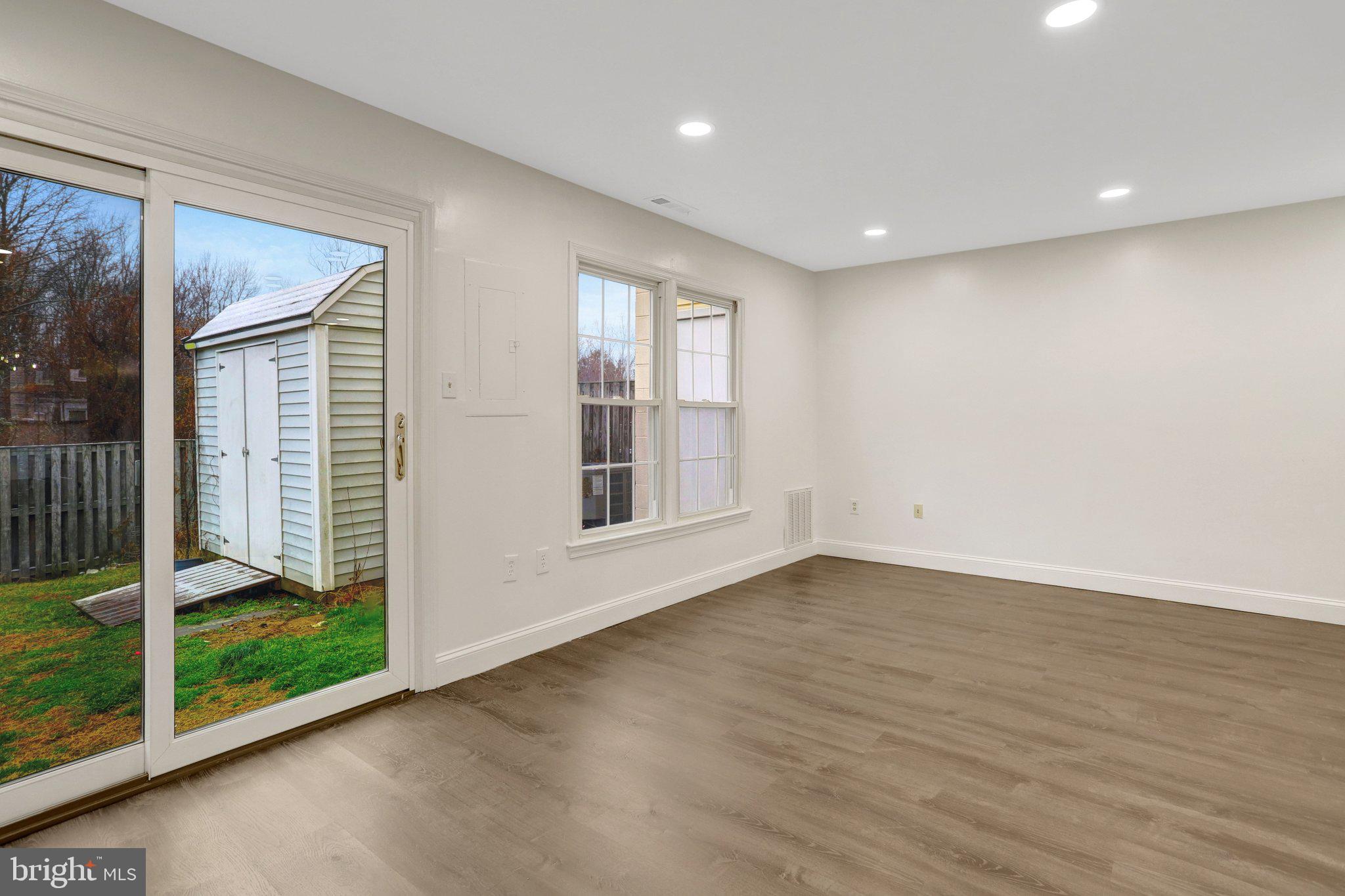 BURKE MANOR - Residential