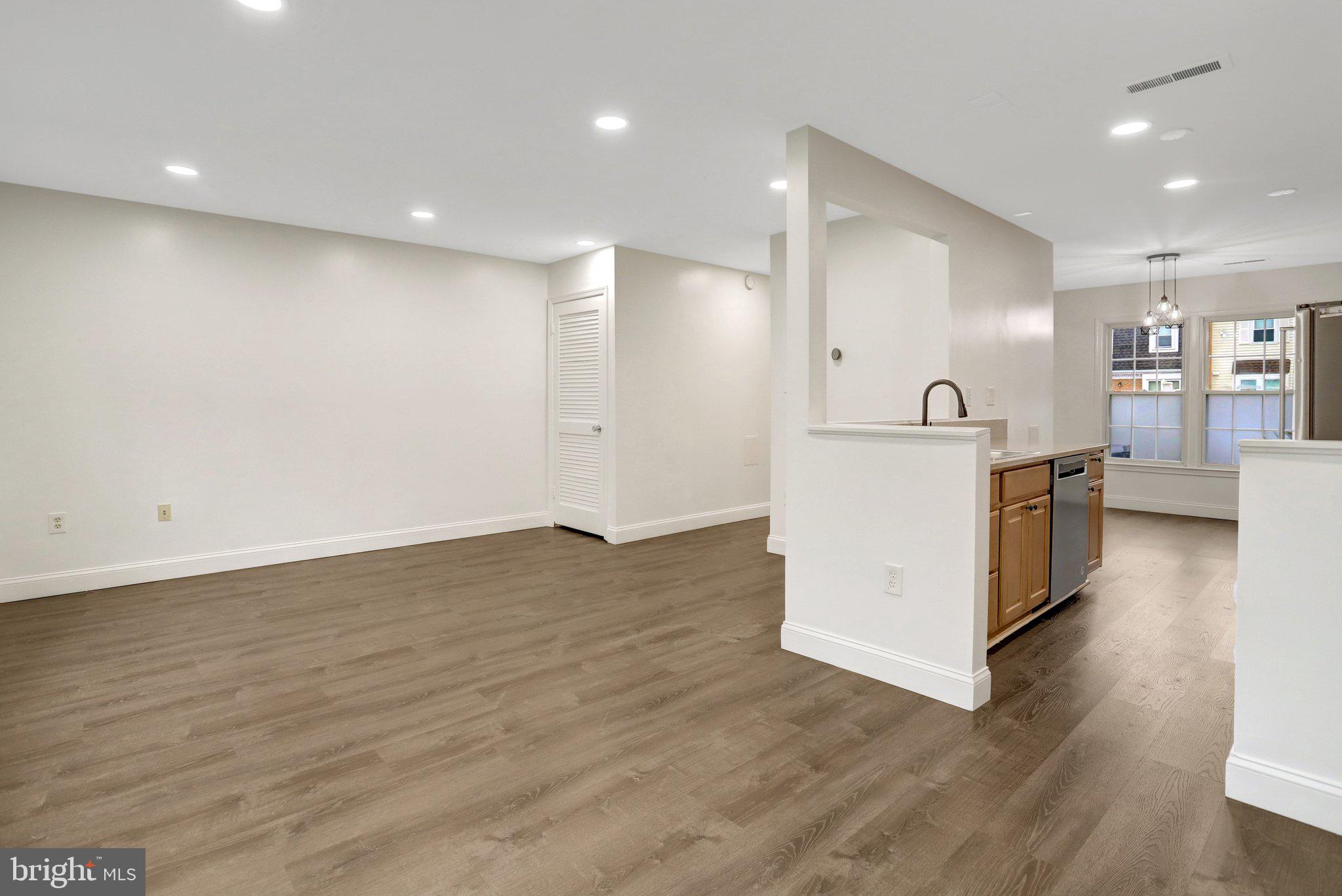 BURKE MANOR - Residential