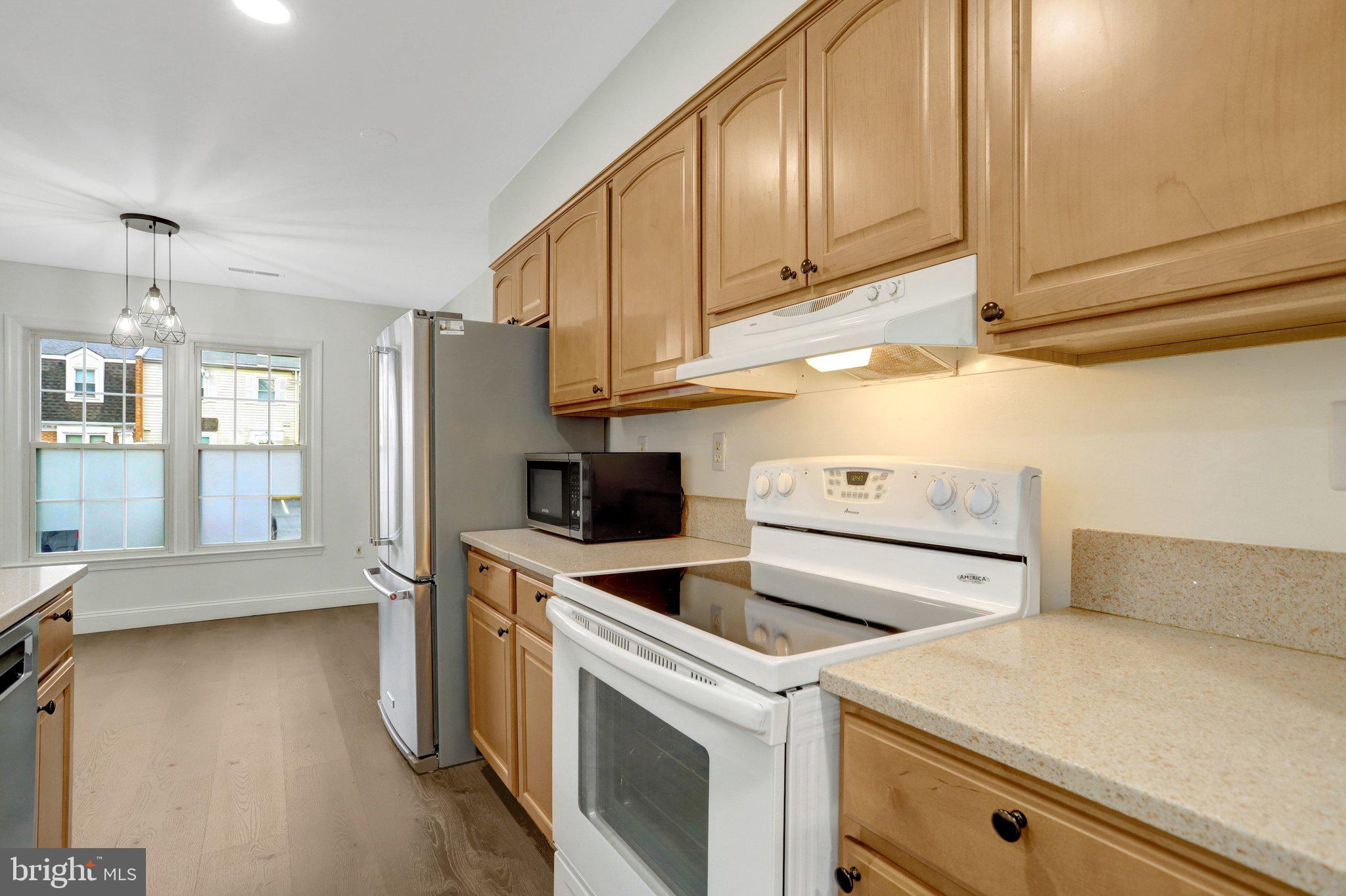 5840 BURKE MANOR COURT