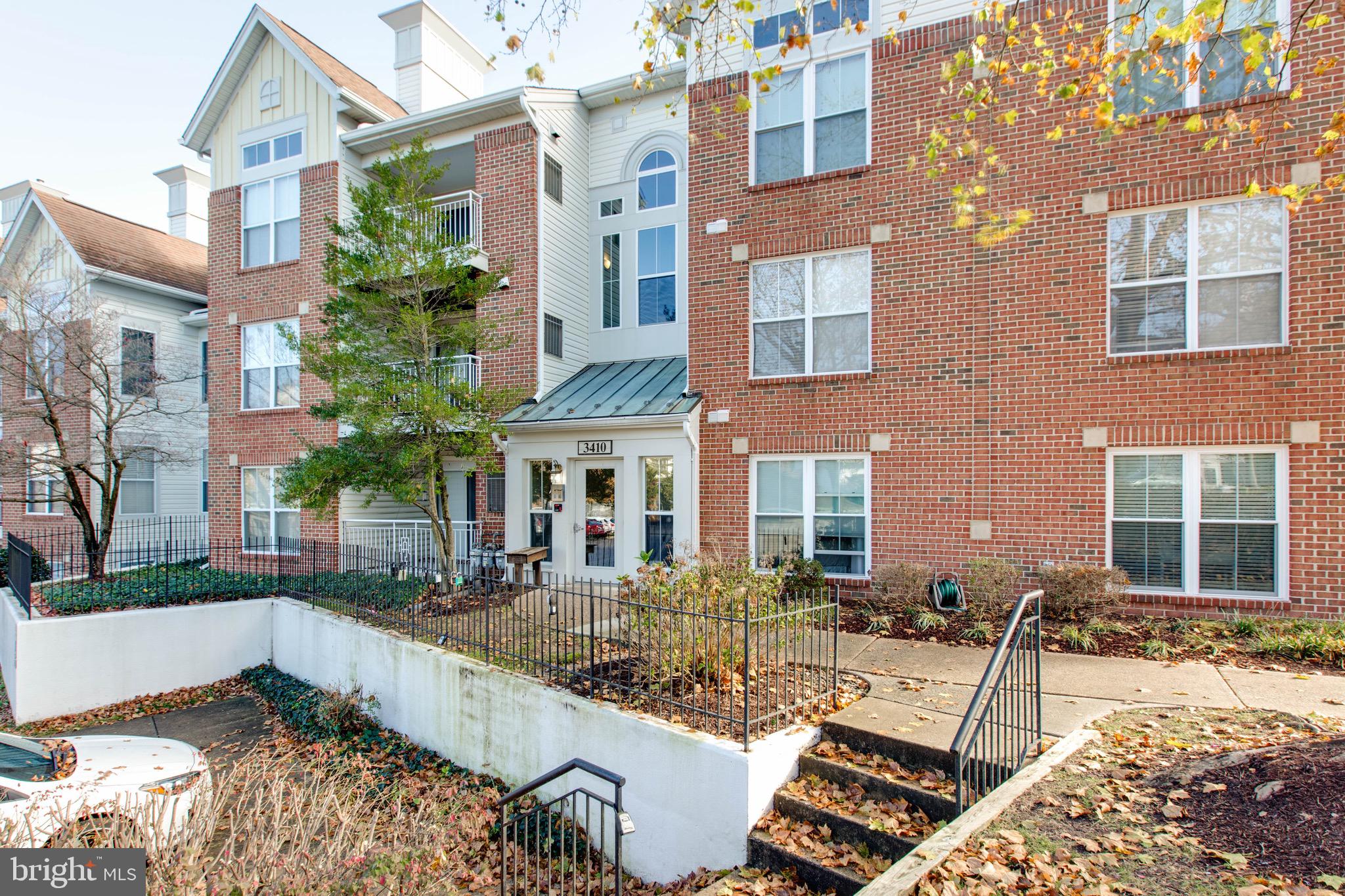 RUSSETT - Residential Lease