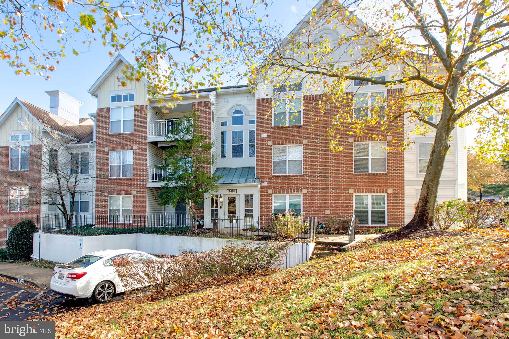 RUSSETT - Residential Lease