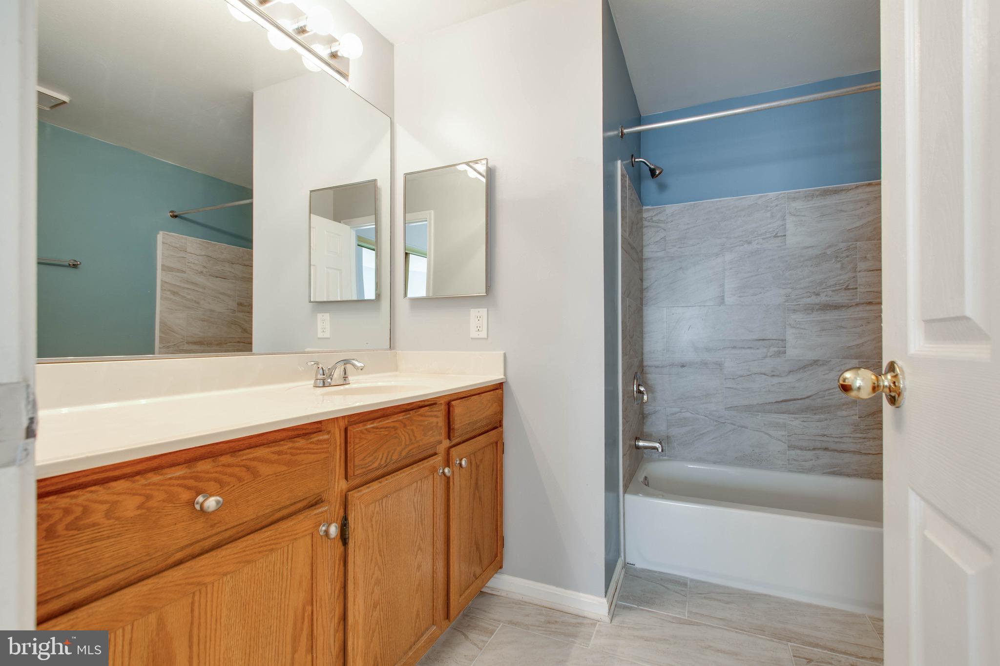 RUSSETT - Residential Lease