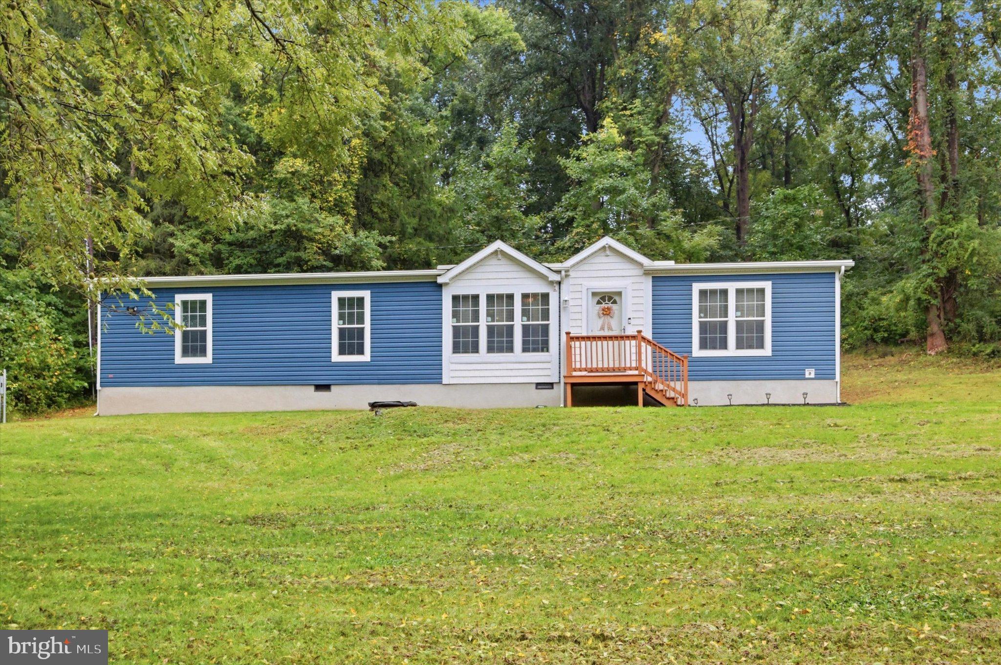 136 CHARLOTTE LANE