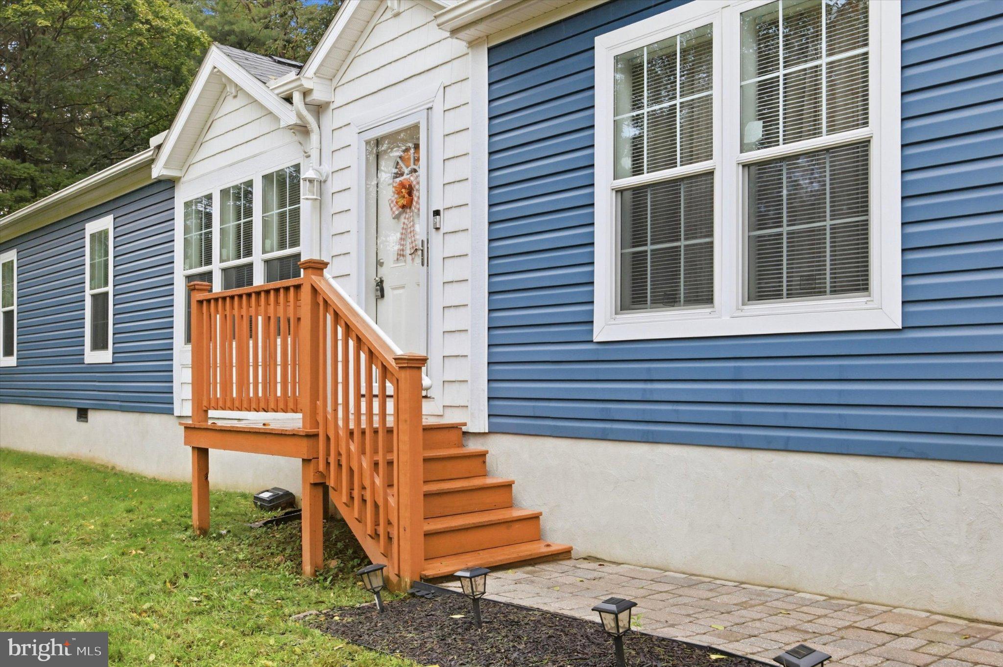 136 CHARLOTTE LANE