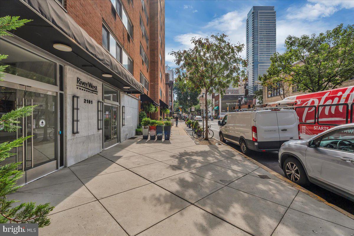 2101 CHESTNUT STREET 17 213