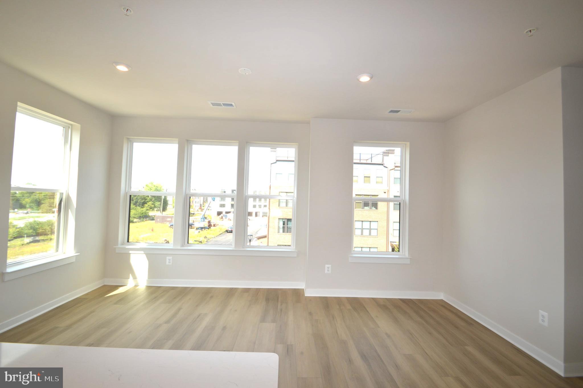 ASHBURN STATION - Residential Lease