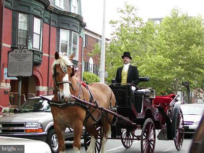 CARLYLE TOWERS - Residential Lease