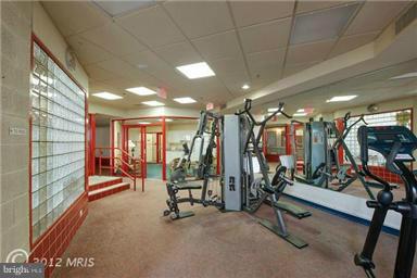 CARLYLE TOWERS - Residential Lease