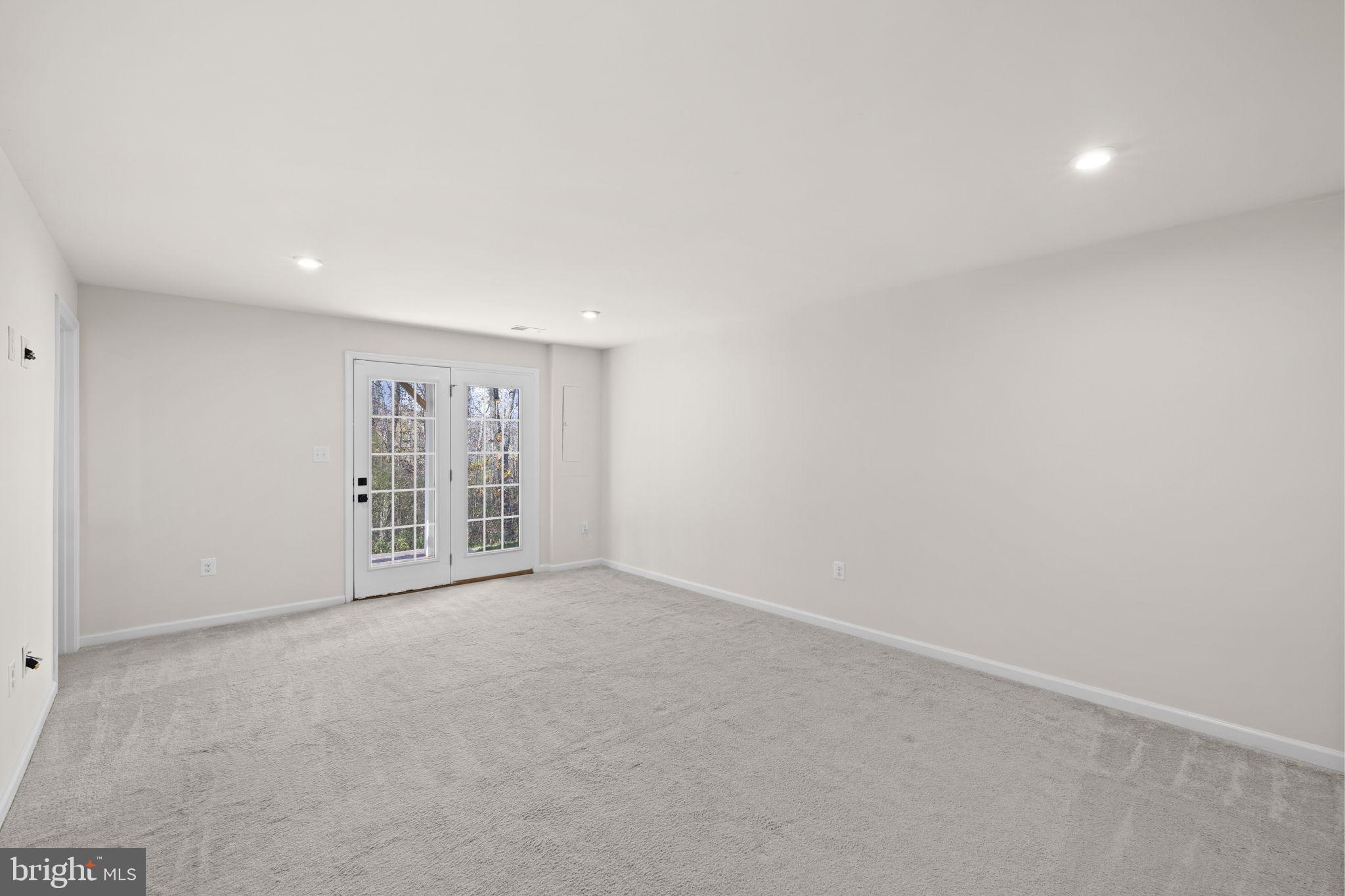 COURTHOUSE COMMONS - Residential