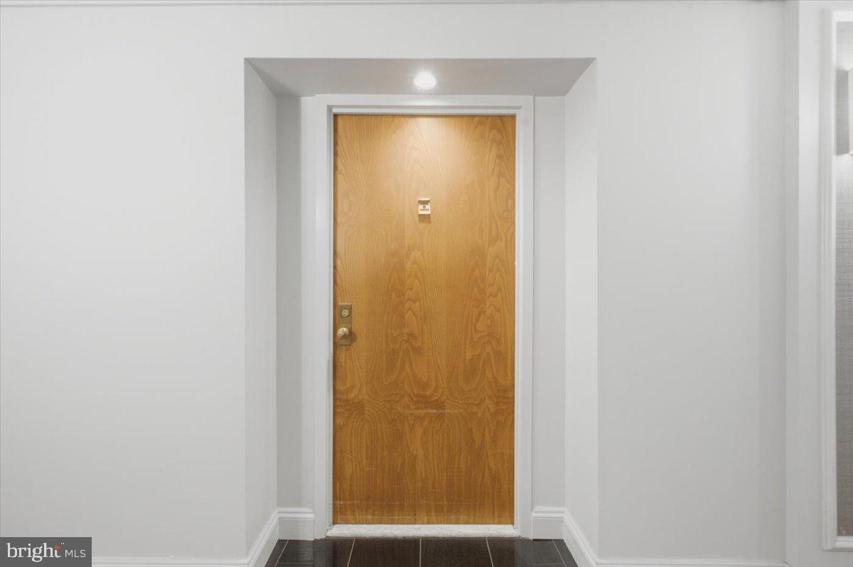 REGENCY AT MCLEAN - Residential