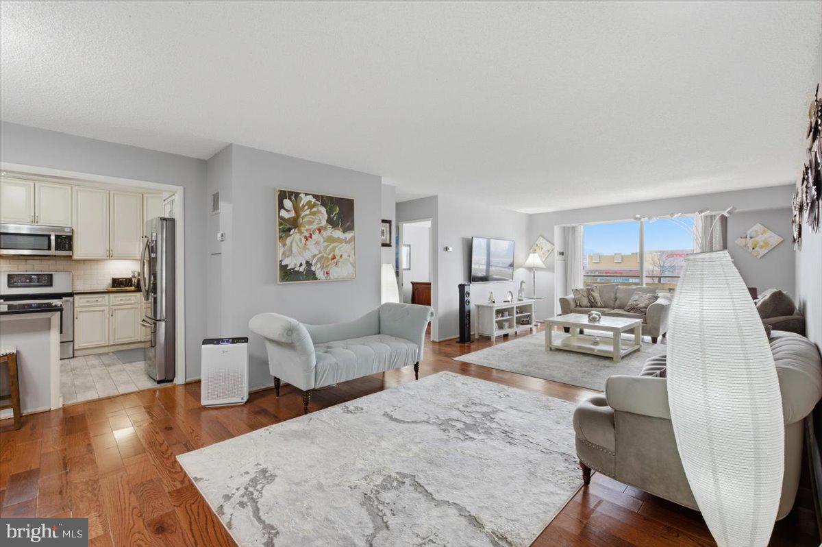 REGENCY AT MCLEAN - Residential