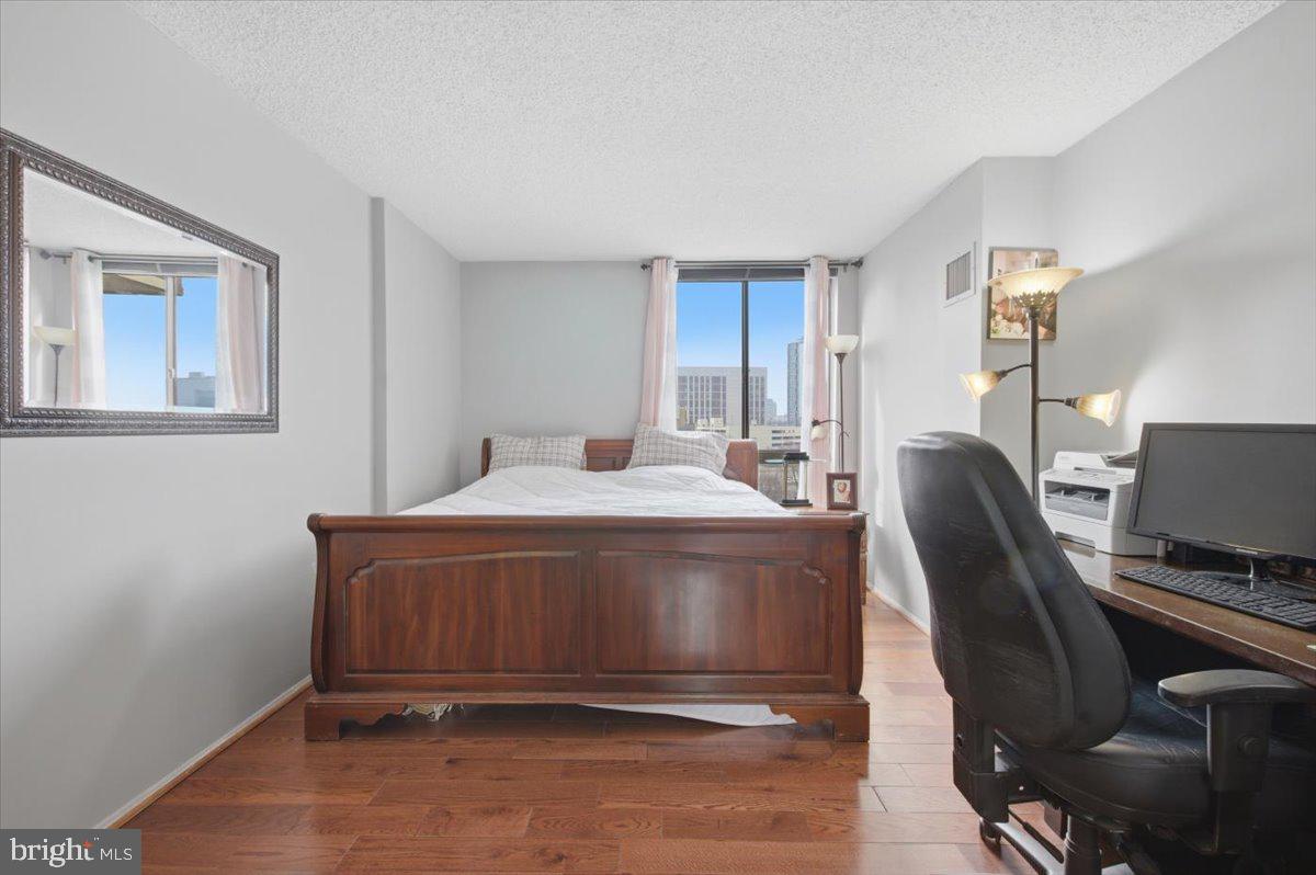 REGENCY AT MCLEAN - Residential