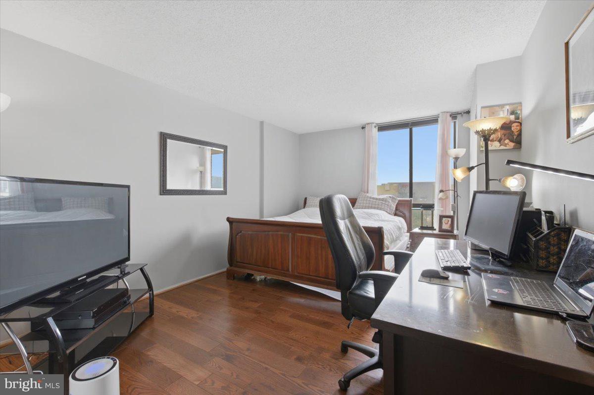 REGENCY AT MCLEAN - Residential