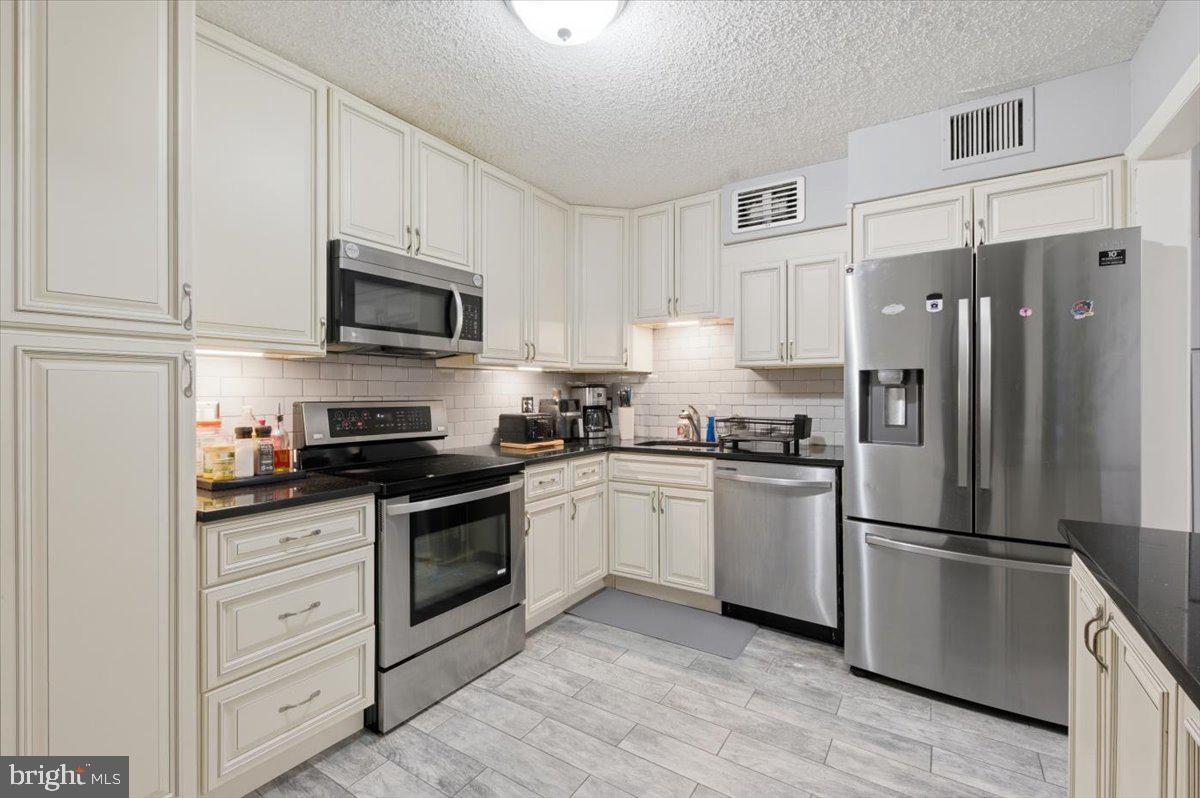 REGENCY AT MCLEAN - Residential