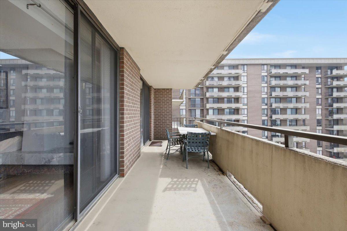 REGENCY AT MCLEAN - Residential