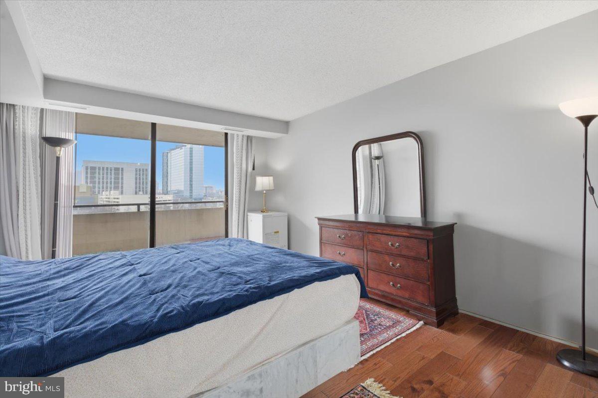 REGENCY AT MCLEAN - Residential