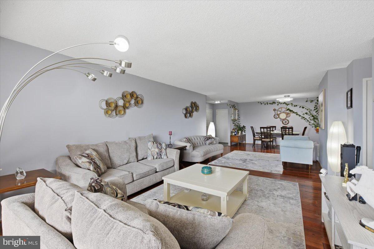 REGENCY AT MCLEAN - Residential