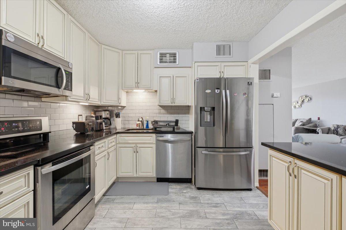 REGENCY AT MCLEAN - Residential