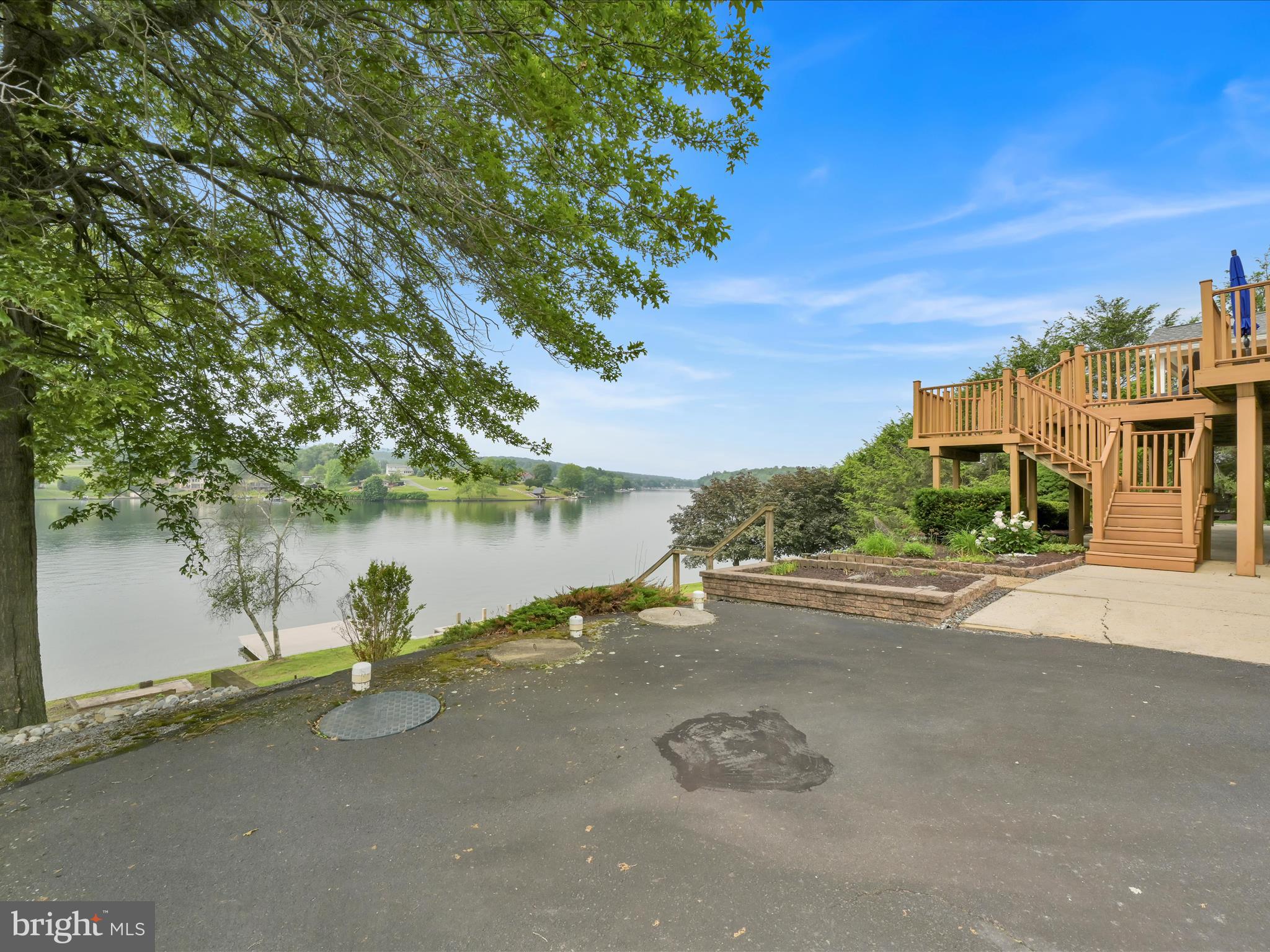 LAKE WYNONAH - Residential