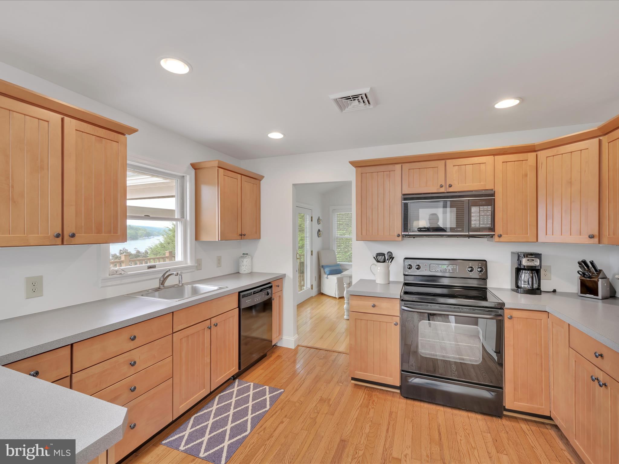 LAKE WYNONAH - Residential