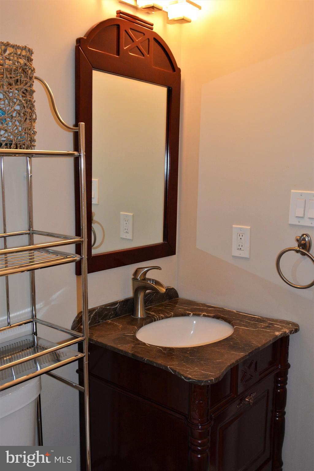 COMSTOCK - Residential Lease